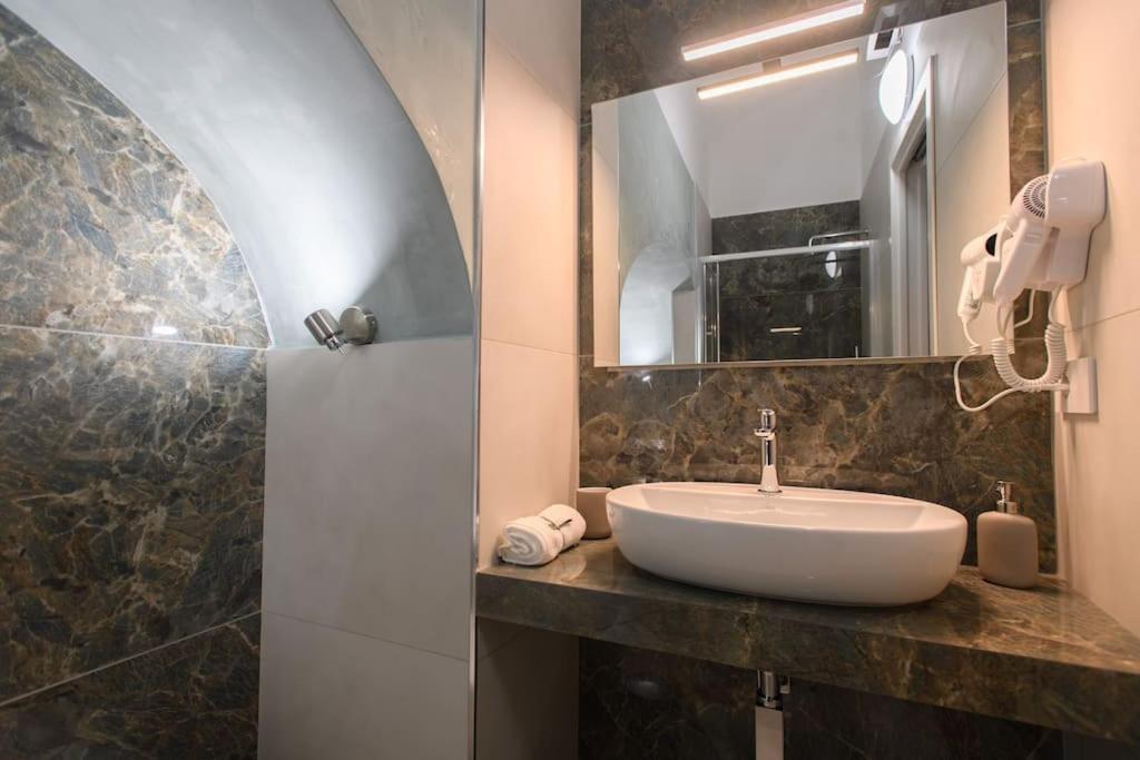 Alessia Holiday House 90Mq Salerno Centro Екстериор снимка